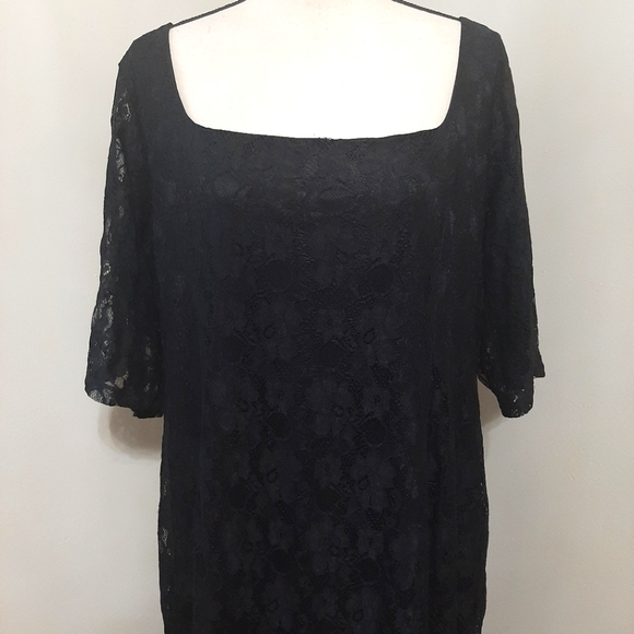 *FINAL SALE* NWT Black All- Over Lace Plus Size Midi Dress - Picture 2 of 6